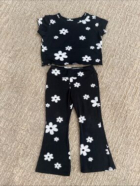 Sofi Black & White Floral Toddler Girl Matching Short Sleeve Set & Flared Pan